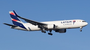 Photo of N542LA - Boeing 767-316(ER)(BCF) operated by LATAM Cargo Colombia