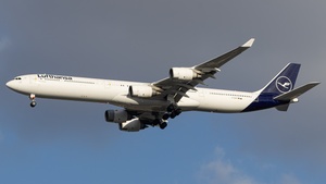 Photo of D-AIHF - Airbus A340-642 operated by Lufthansa