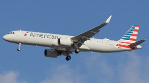 Photo of N303NY - Airbus A321-253NY operated by American Airlines