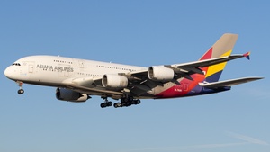Photo of HL7626 - Airbus A380-841 operated by Asiana Airlines