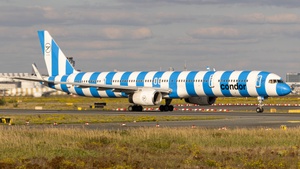 Photo of D-ABOI - Boeing 757-330 operated by Condor