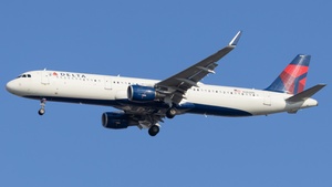 Photo of N382DN - Airbus A321-211 operated by Delta Air Lines