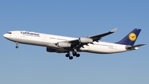 Photo of D-AIGZ - Airbus A340-313 operated by Lufthansa