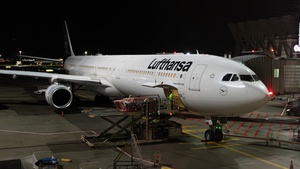 Photo of D-AIHI - Airbus A340-642 operated by Lufthansa