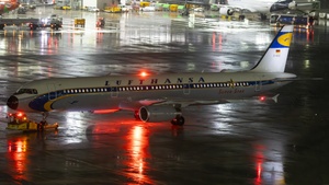 Photo of D-AISZ - Airbus A321-231 operated by Lufthansa