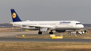 Photo of D-AIRM - Airbus A321-131 operated by Lufthansa