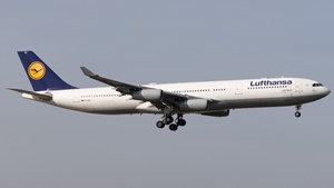 Photo of D-AIGS - Airbus A340-313 operated by Lufthansa