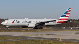 Photo of N751AN - Boeing 777-223(ER) operated by American Airlines