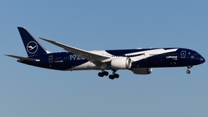 Photo of D-ABPU - Boeing 787-9 Dreamliner operated by Lufthansa