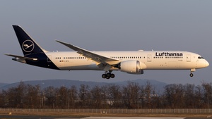 Photo of D-ABPQ - Boeing 787-9 Dreamliner operated by Lufthansa
