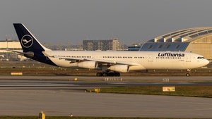 Photo of D-AIGW - Airbus A340-313 operated by Lufthansa