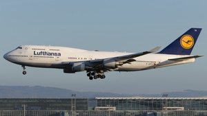 Photo of D-ABTK - Boeing 747-430 operated by Lufthansa