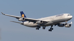 Photo of D-AIGZ - Airbus A340-313 operated by Lufthansa