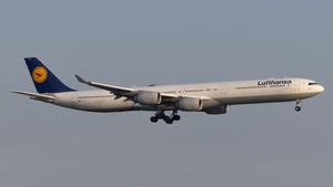Photo of D-AIHY - Airbus A340-642 operated by Lufthansa