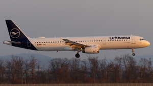 Photo of D-AIRU - Airbus A321-131 operated by Lufthansa