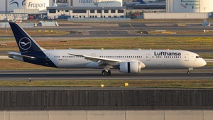 Photo of D-ABPD - Boeing 787-9 Dreamliner operated by Lufthansa