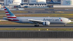 Photo of N775AN - Boeing 777-223(ER) operated by American Airlines