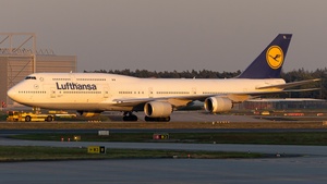 Photo of D-ABYL - Boeing 747-830 operated by Lufthansa