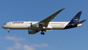 Photo of D-ABPB - Boeing 787-9 Dreamliner operated by Lufthansa