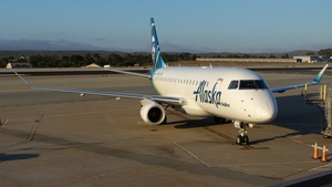 Photo of N196SY - Embraer ERJ-175LR operated by Alaska Airlines (opb Skywest Airlines)