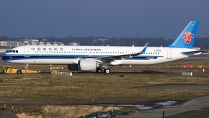 Photo of D-AYAM - Airbus A321-251NX operated by China Southern Airlines