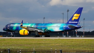 Photo of TF-FIU - Boeing 757-256 operated by Icelandair
