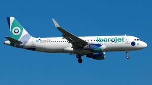 Photo with serial 5642 - Airbus A320-214