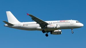 Photo of D-ANNE - Airbus A320-232 operated by LEAV Aviation