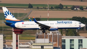 Photo of TC-SRE - Boeing 737-8JP operated by SunExpress