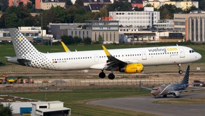 Photo of EC-MJR - Airbus A321-231 operated by Vueling