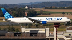 Photo of N68061 - Boeing 767-424(ER) operated by United Airlines