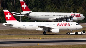 Photo of HB-IJQ - Airbus A320-214 operated by Swiss International Air Lines