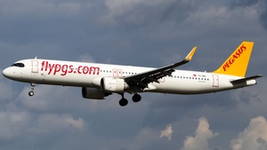 Photo of TC-RBI - Airbus A321-251NX operated by Pegasus Airlines