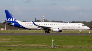 Photo of SE-RSJ - Embraer ERJ-195LR operated by SAS Link