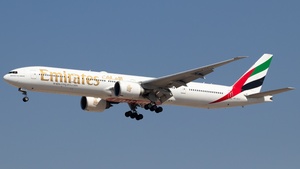 Photo of A6-ECY - Boeing 777-31H(ER) operated by Emirates