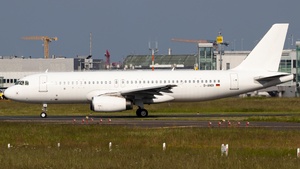 Photo of D-ANDI - Airbus A320-232 operated by LEAV Aviation