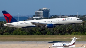 Photo of N684DA - Boeing 757-232 operated by Delta Air Lines