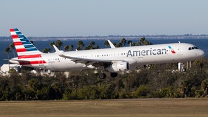 Photo of N156AN - Airbus A321-231 operated by American Airlines