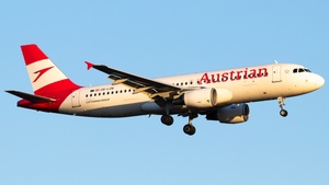 Photo of OE-LZB - Airbus A320-214 operated by Austrian Airlines