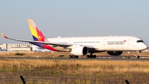 Photo of HL7578 - Airbus A350-941 operated by Asiana Airlines