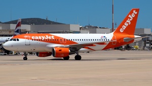 Photo of OE-LQM - Airbus A319-111 operated by easyJet Europe