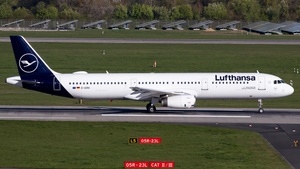 Photo of D-AIRH - Airbus A321-131 operated by Lufthansa