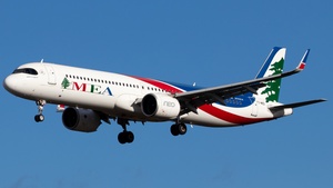 Photo of T7-ME5 - Airbus A321-271NX operated by MEA Middle East Airlines