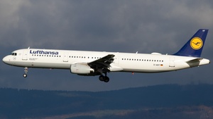 Photo of D-AIRT - Airbus A321-131 operated by Lufthansa