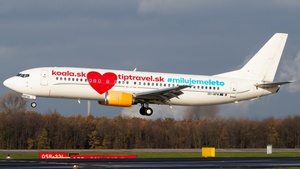 Photo of 9H-MPW - Boeing 737-484 operated by Air Horizont