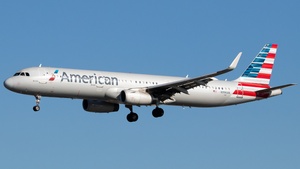 Photo of N996AN - Airbus A321-231 operated by American Airlines