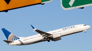 Photo of N79402 - Boeing 737-924 operated by United Airlines