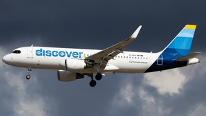 Photo of D-AIUY - Airbus A320-214 operated by Discover Airlines