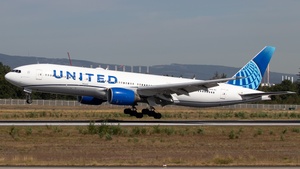 Photo of N796UA - Boeing 777-222(ER) operated by United Airlines