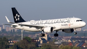 Photo of OO-SNQ - Airbus A320-214 operated by Brussels Airlines